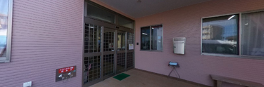 介護施設の外観と入口
