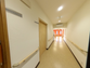 広々とした清潔な廊下