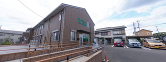 清潔感のある介護施設外観