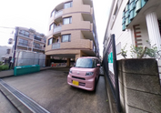 介護施設と住宅街の景観