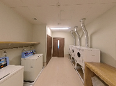 洗濯機と乾燥機のある部屋