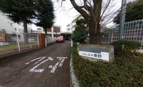 ケアホームの正面と周辺