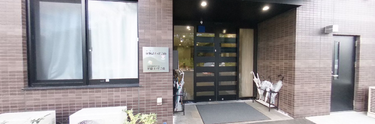 ヘルスケア施設の正面玄関
