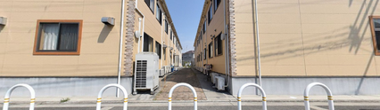 介護施設の外側とその周辺