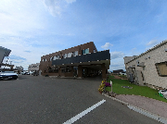 ゆったりとした施設の外観