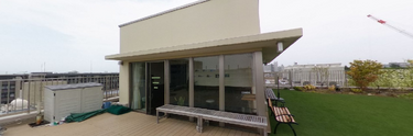 介護施設の屋上庭園とレクリエーションスペース