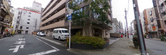 市街地の交差点と建物