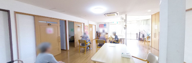 介護施設内の共有エリアの風景