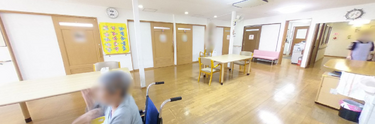 介護施設の居心地の良いリビングエリア