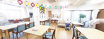 介護施設内の広々とした共用エリア