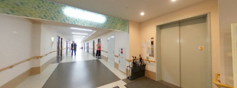 快適な職場環境を示す介護施設内部