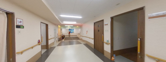 介護施設の廊下の室内風景