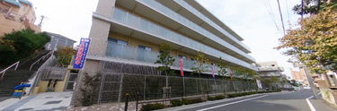 介護施設外観と付近