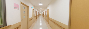 快適な環境の施設廊下