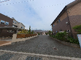 明るい庭園の風景