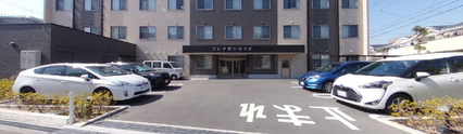 介護施設の外観とその周辺