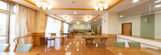 清潔で開放感のある施設内部