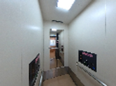 ゆったりとしたエレベーター空間