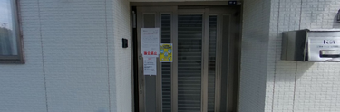 介護施設の屋根付きエントランス