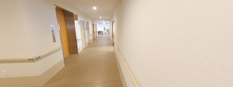 きれいで広々とした通路