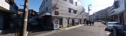 静かな住宅街の街並み