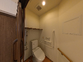 明るいトイレの部屋