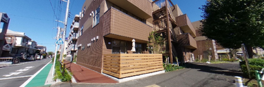 ケアホーム外観と通り