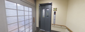ケア施設の内部通路