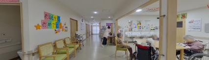 介護施設の共有ラウンジエリア