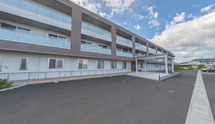 働きやすい清潔な施設外観