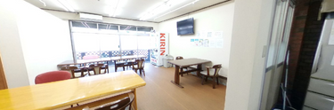介護施設の共有ダイニングエリア