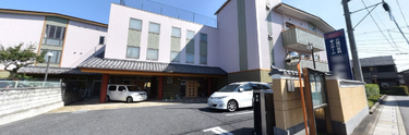日当たり良好な介護施設外観