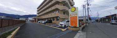 施設外観と通勤経路