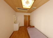清潔感のある介護施設の部屋