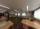自然光あふれる食堂