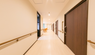 介護施設内の廊下とその周辺