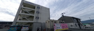 介護施設の外観と周辺環境