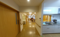 ゆとりあるケア施設の内部