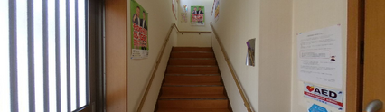 介護施設の広々とした入り口