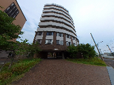 穏やかな雰囲気の建物外観