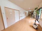 ゆったりとした廊下の風景