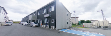 介護施設の外観と周辺地域