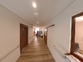 ゆったりした廊下の風景