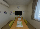 清潔で広々とした休憩室