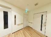 整備された明るい通路