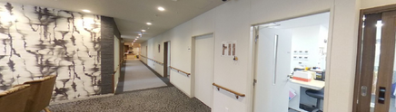 ケアホームの受付と通路