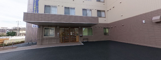 清潔感のある介護施設の外観