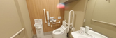 施設のきれいなトイレ設備