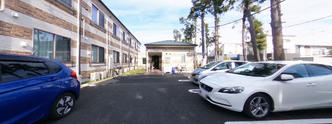 清潔で開放感のある施設外観