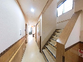 明るい廊下と階段